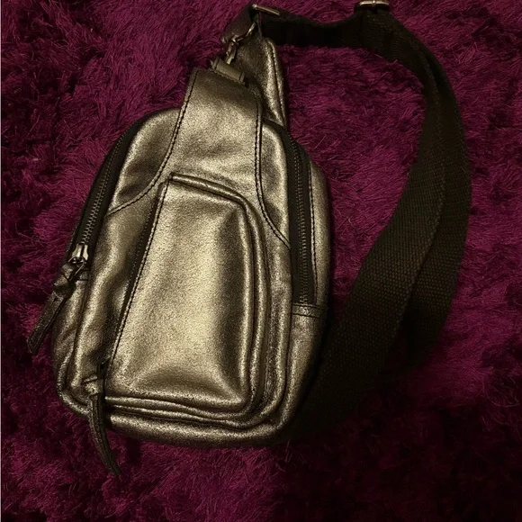 Free People Hudson Metallic Silver Sling Crossbody Bag - Picture 3 of 6